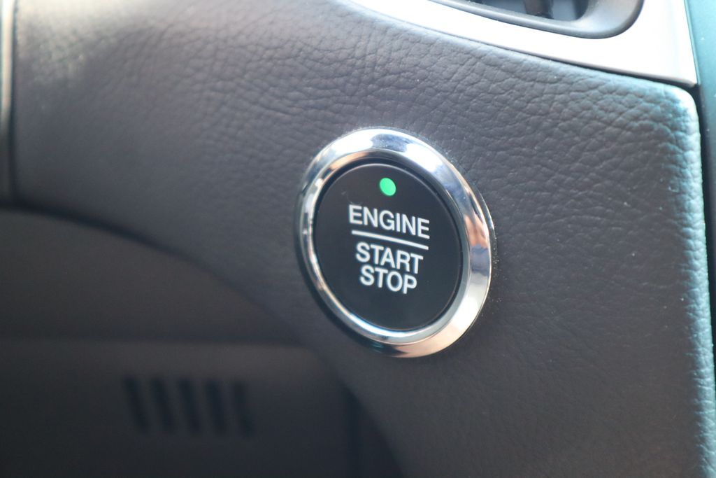 2024 Ford Edge SEL photo 23