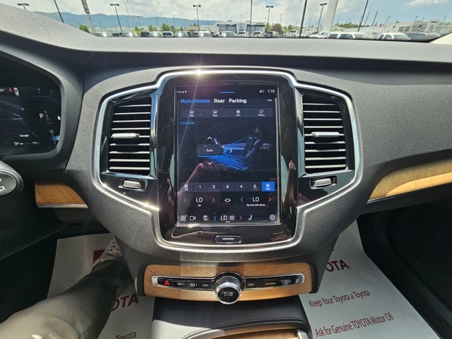 2024 Volvo XC90 B5 Plus photo 12