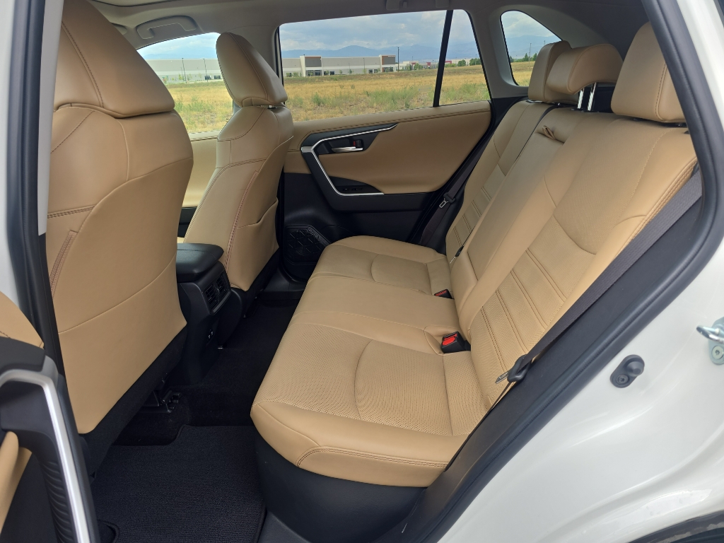 2019 Toyota RAV4 Hybrid Limited photo 11