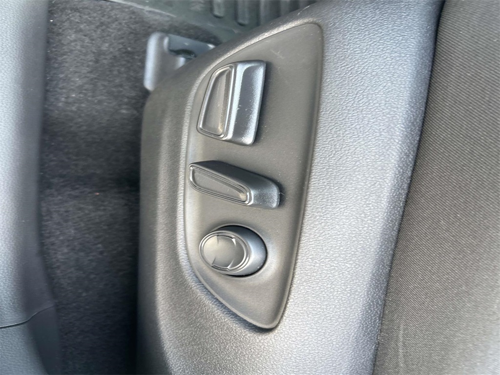 2024 Toyota RAV4 XLE photo 27