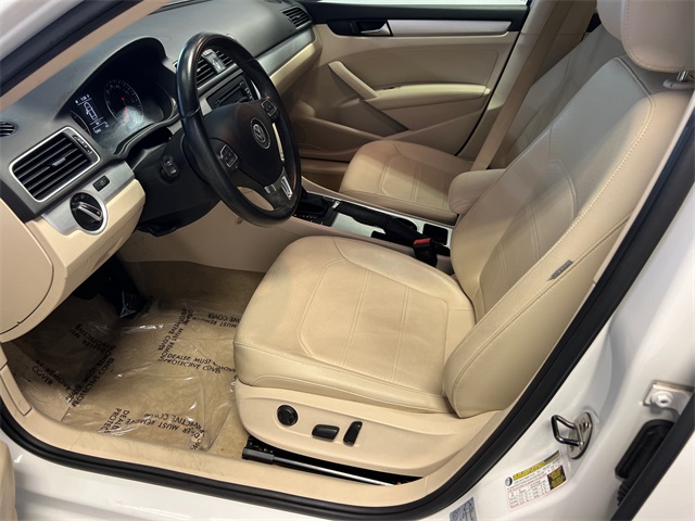 2013 Volkswagen Passat SE photo 4