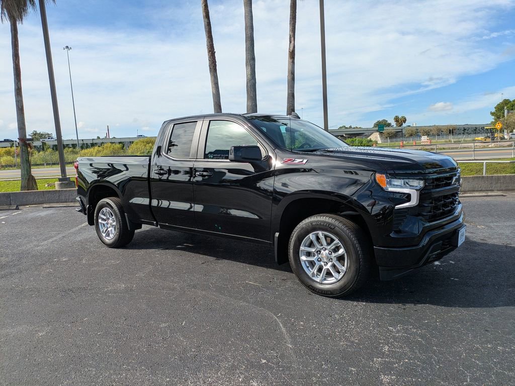 2024 Chevrolet Silverado 1500 RST photo 2