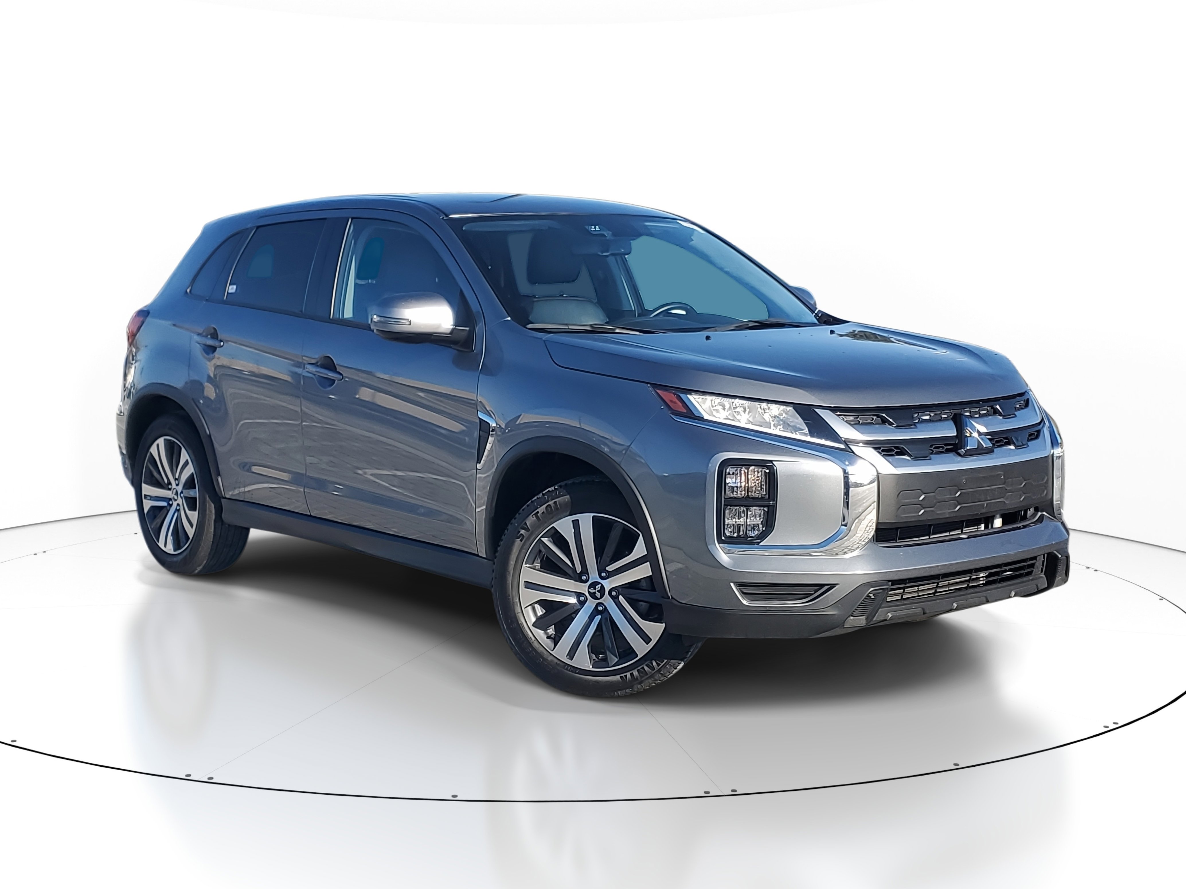 2024 Mitsubishi Outlander Sport SE's photo