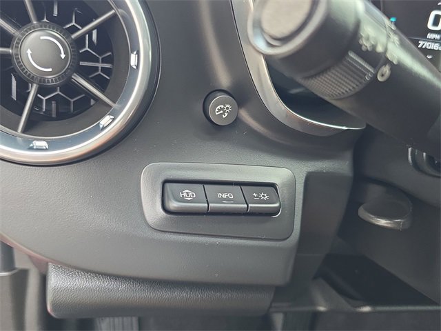 2017 Chevrolet Camaro 2LT photo 17