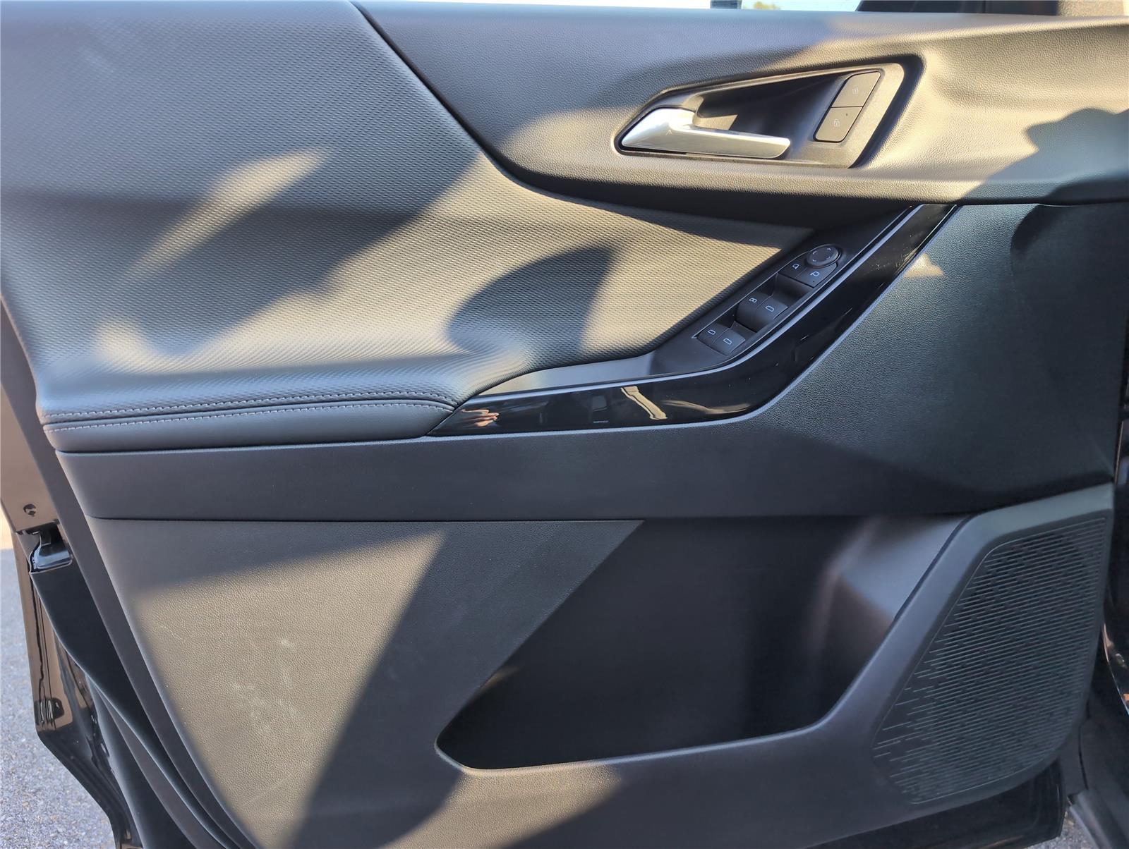 2025 Chevrolet Equinox LT photo 11