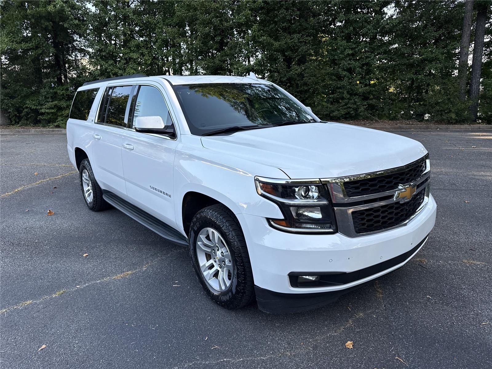 2016 Chevrolet Suburban 1500 LS photo 4