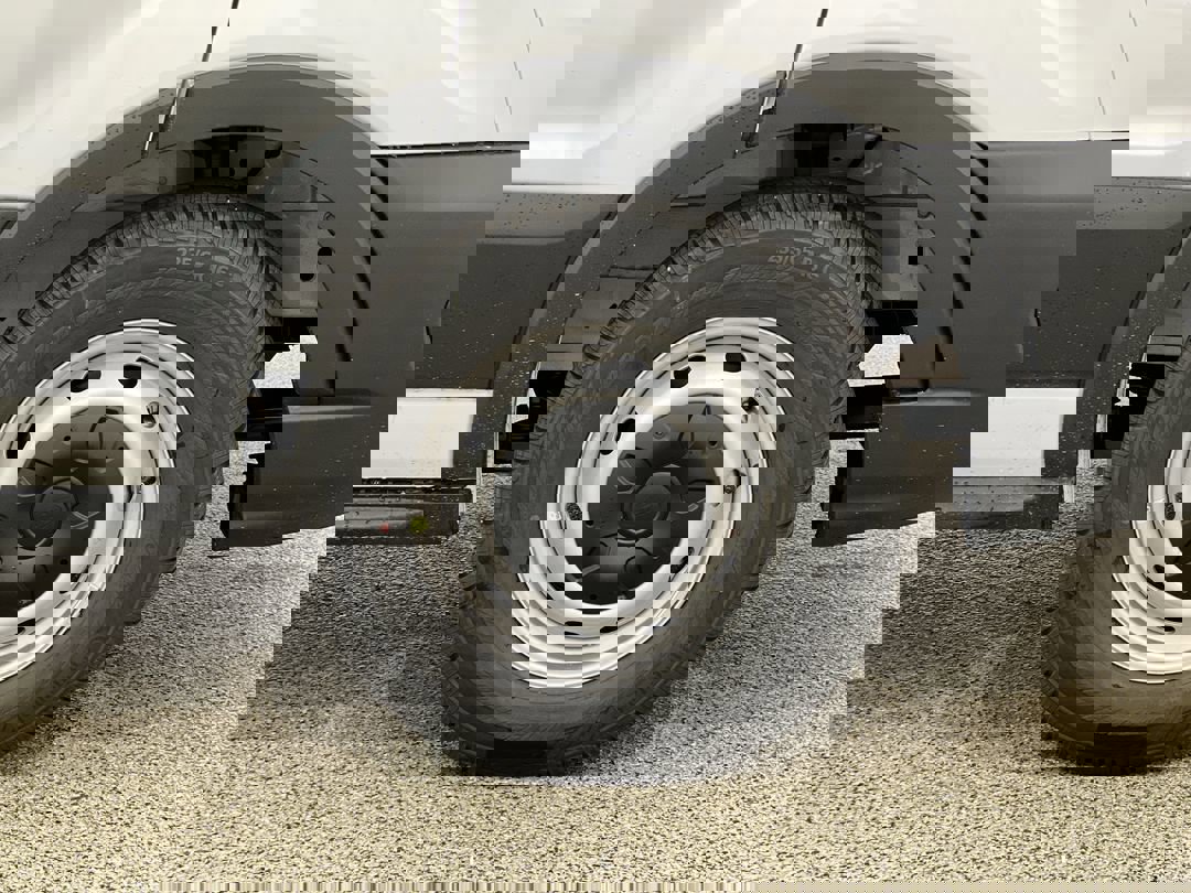 New 2025 OXFORD WHITE Ford XL image 10