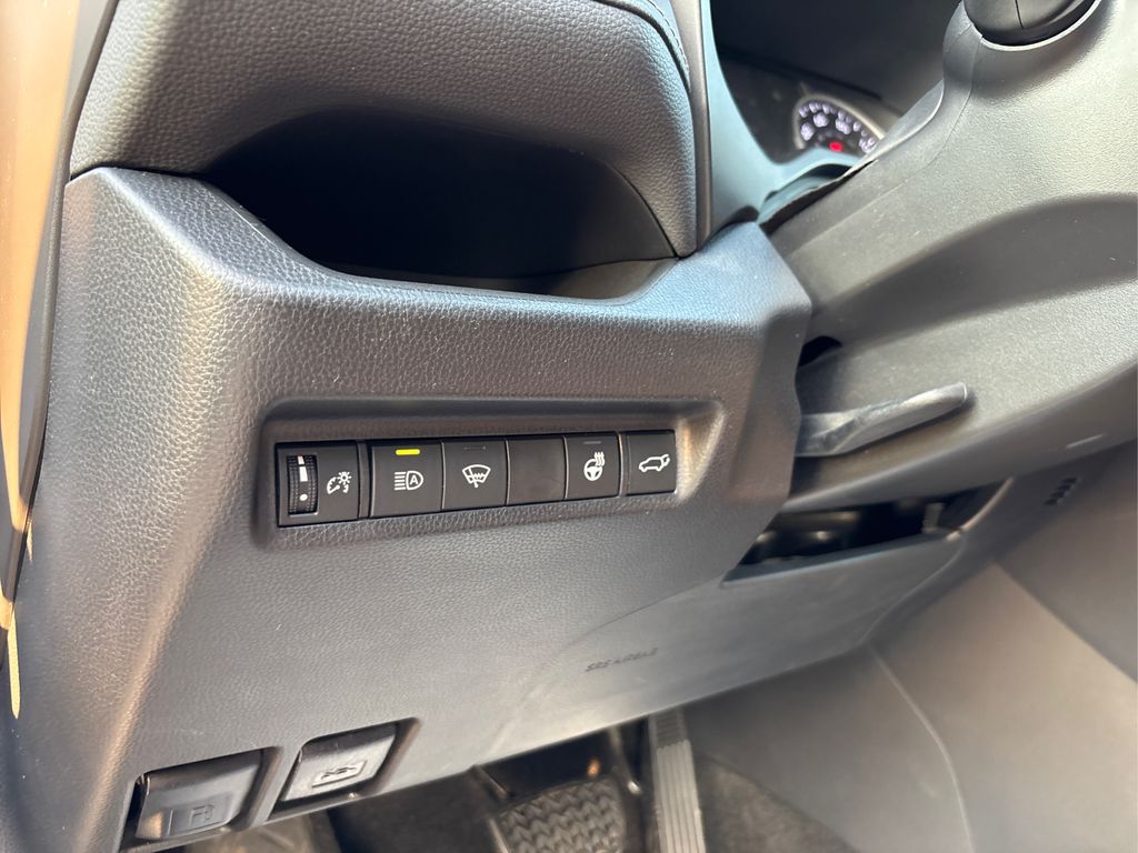 2019 Toyota RAV4 XLE photo 38