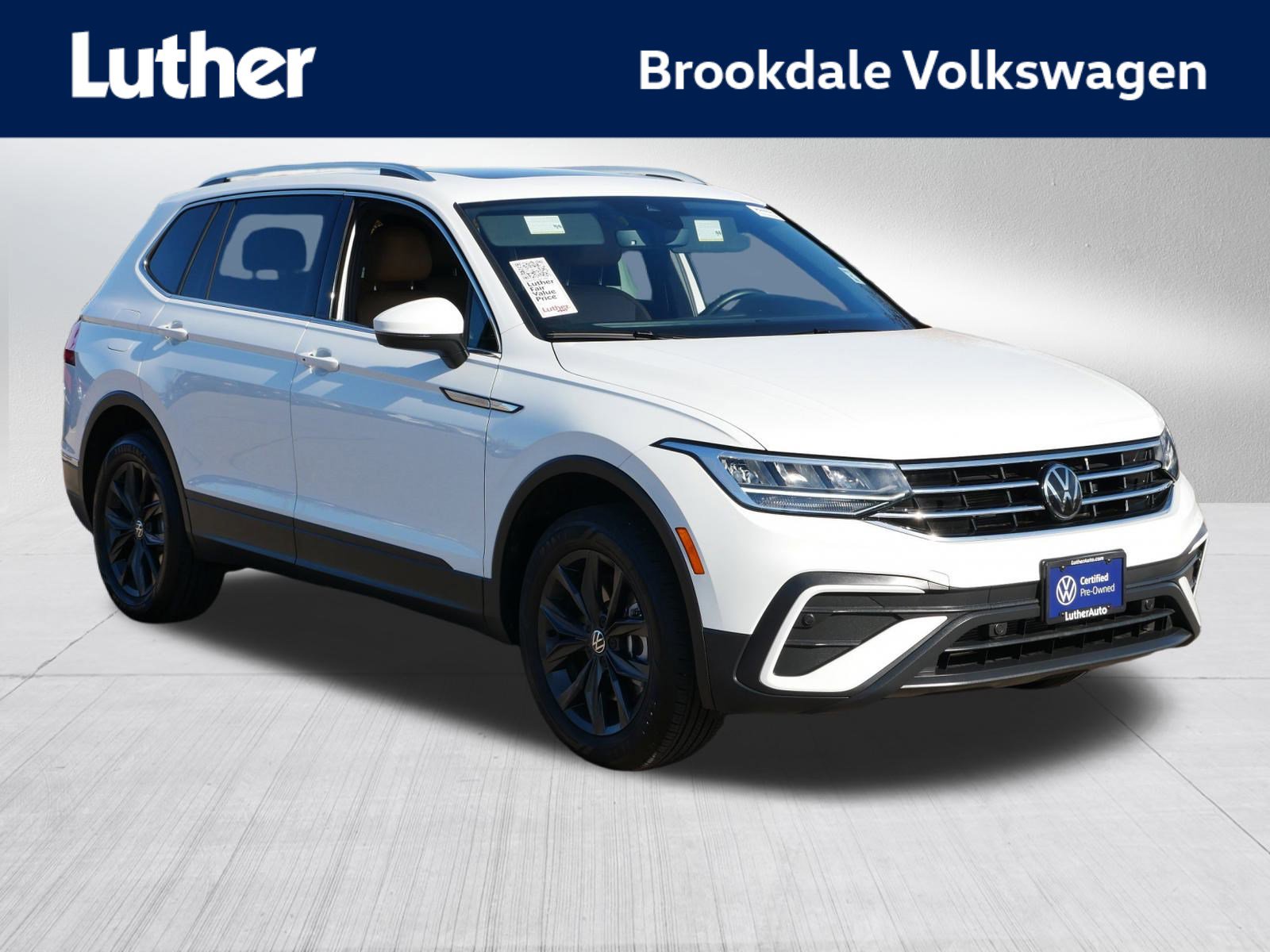 2024 Volkswagen Tiguan SE's photo