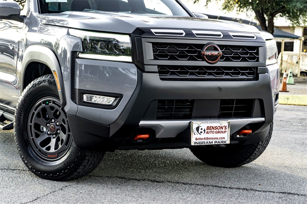 2026 Nissan Frontier PRO-X photo 3