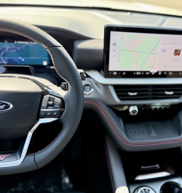 2025 Ford Explorer ST photo 19