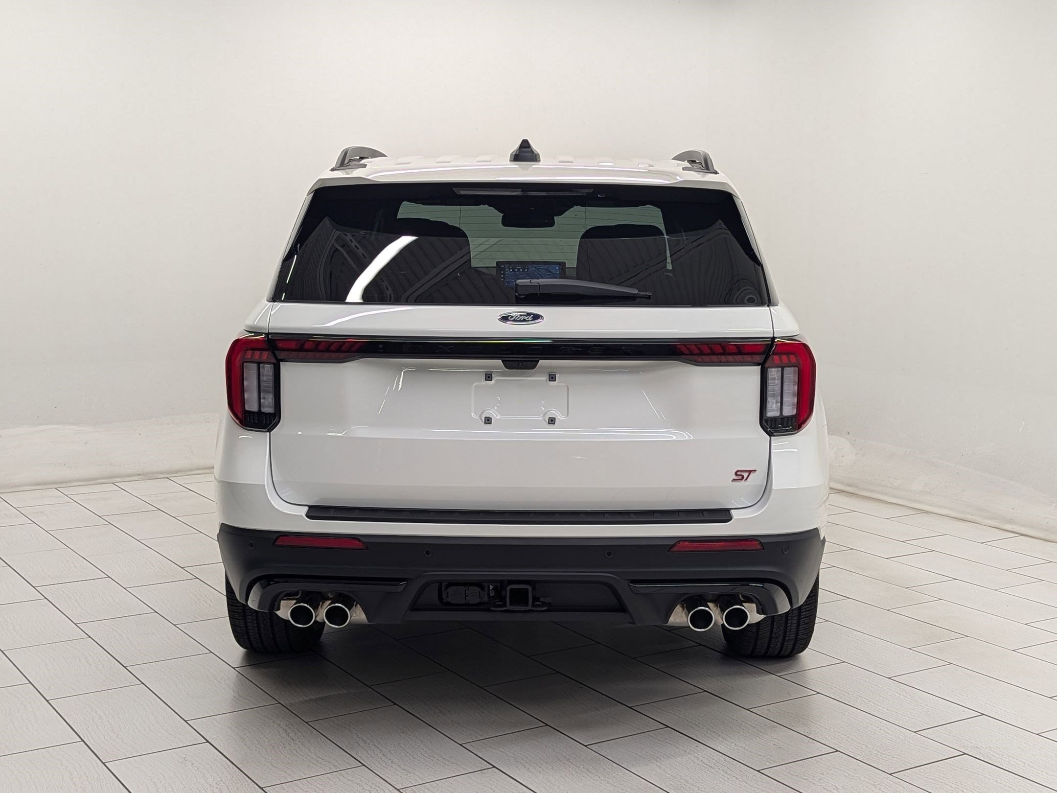 2025 Ford Explorer ST photo 8