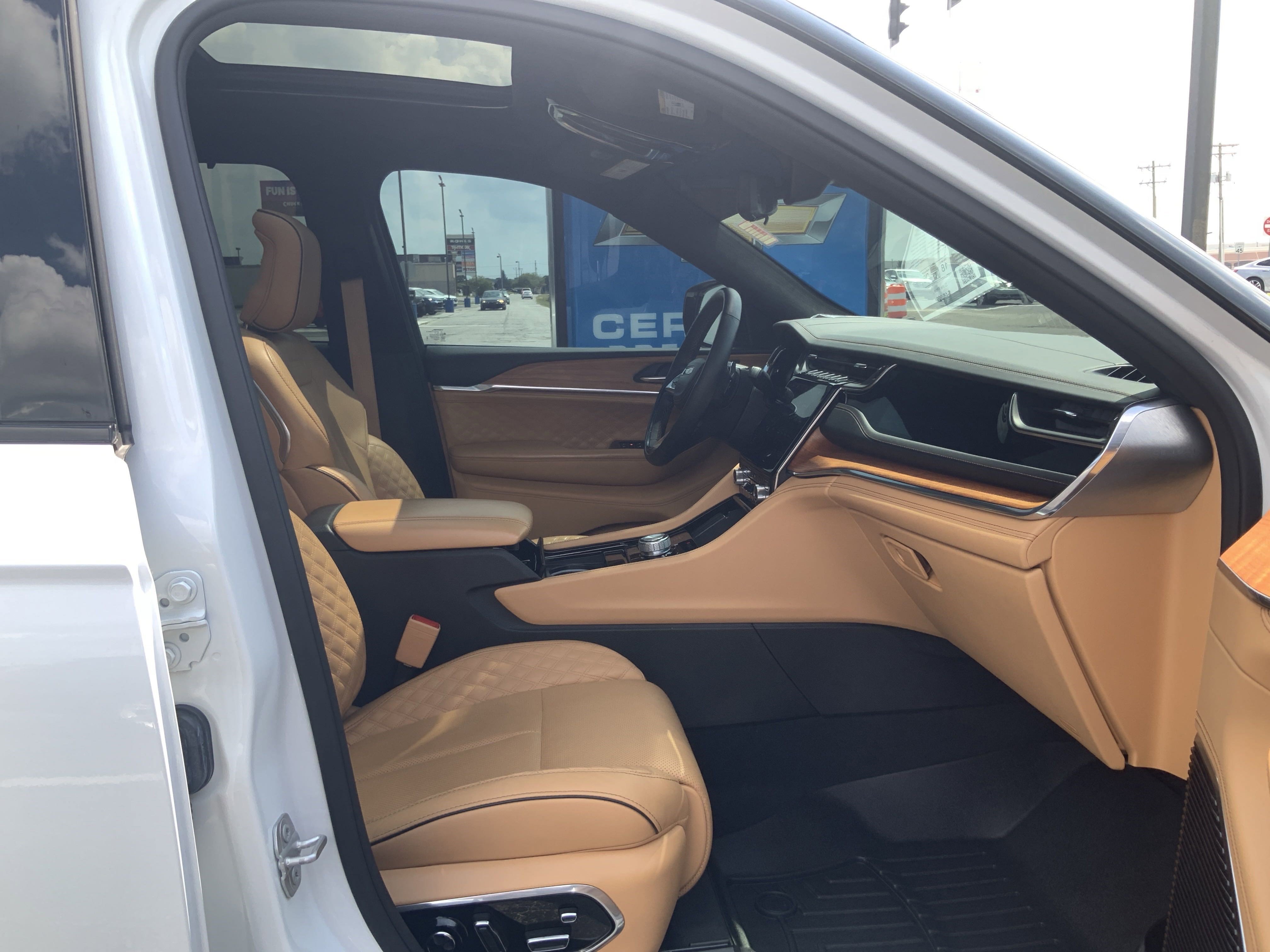 2023 Jeep Grand Cherokee L Summit photo 12