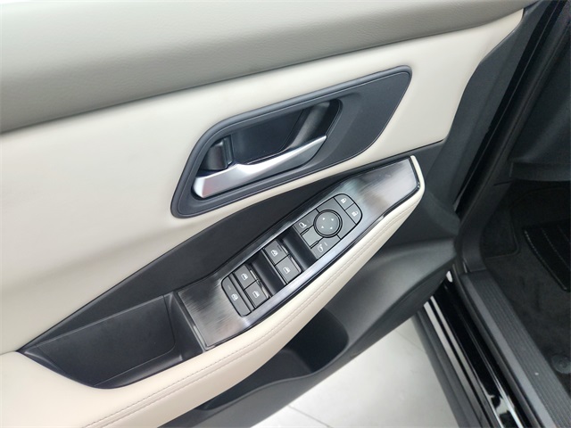 2025 Nissan Rogue SV photo 27