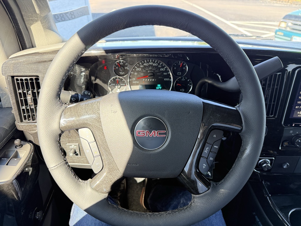 2025 Gmc Savana photo 21