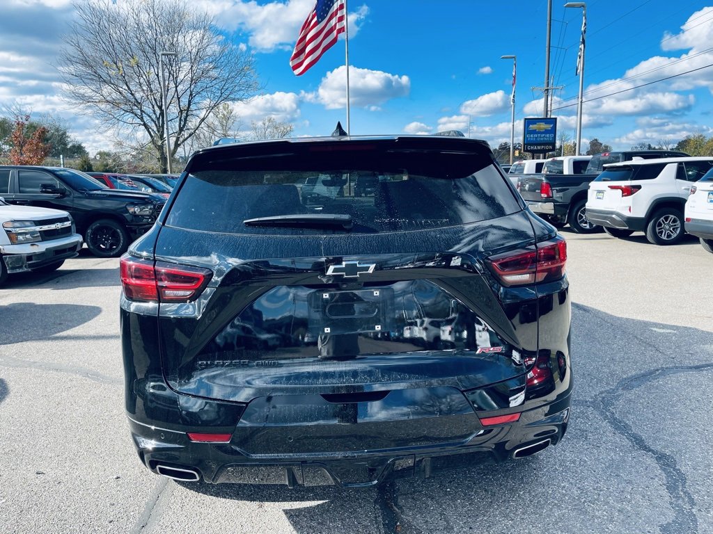 2025 Chevrolet Blazer RS photo 4