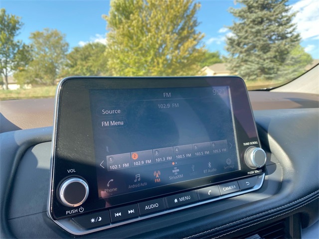 2023 Nissan Rogue SV photo 6