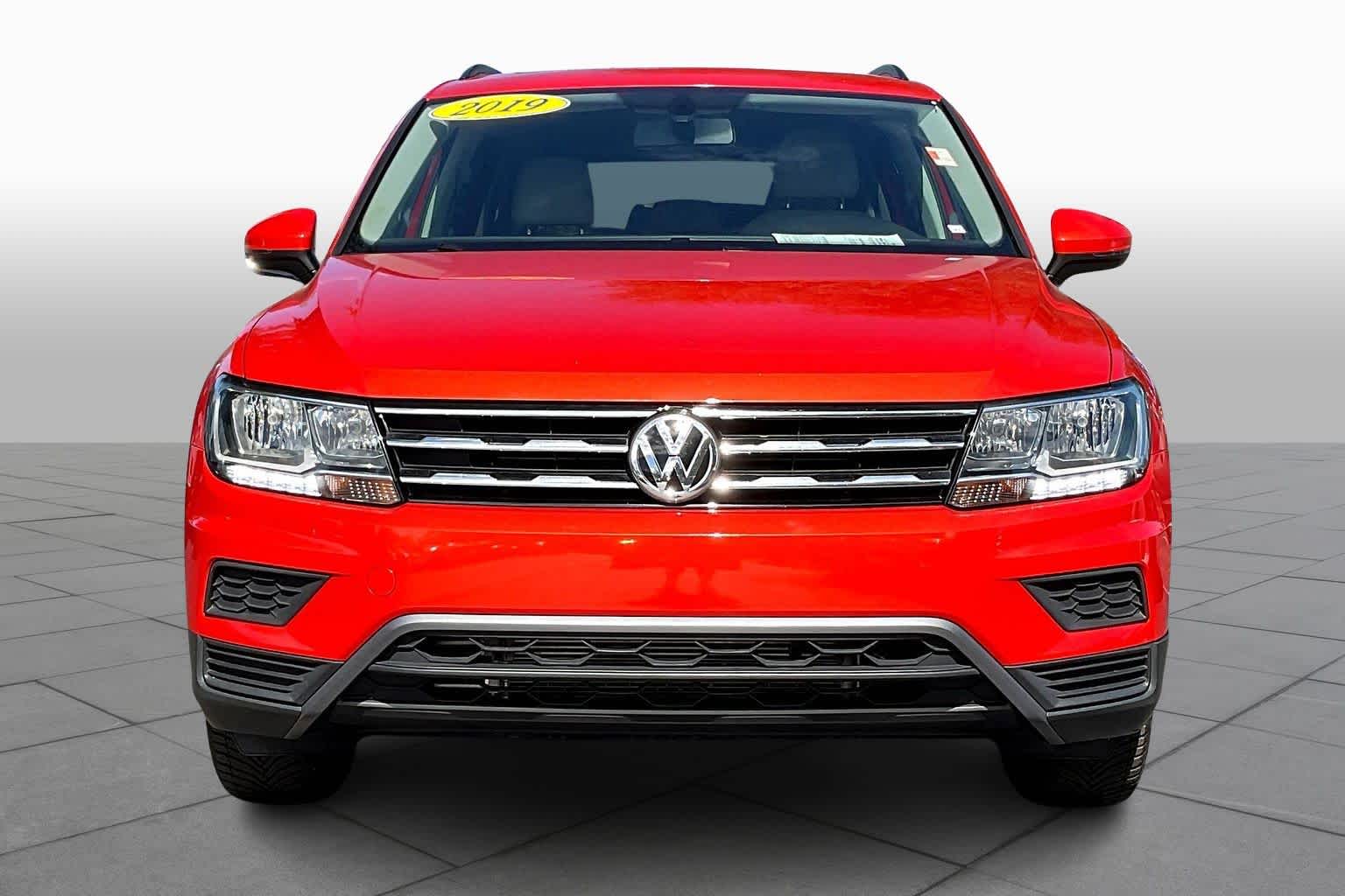 2019 Volkswagen Tiguan SE photo 3
