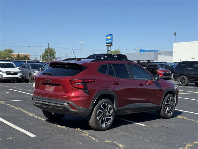 2025 Chevrolet Trax photo 3