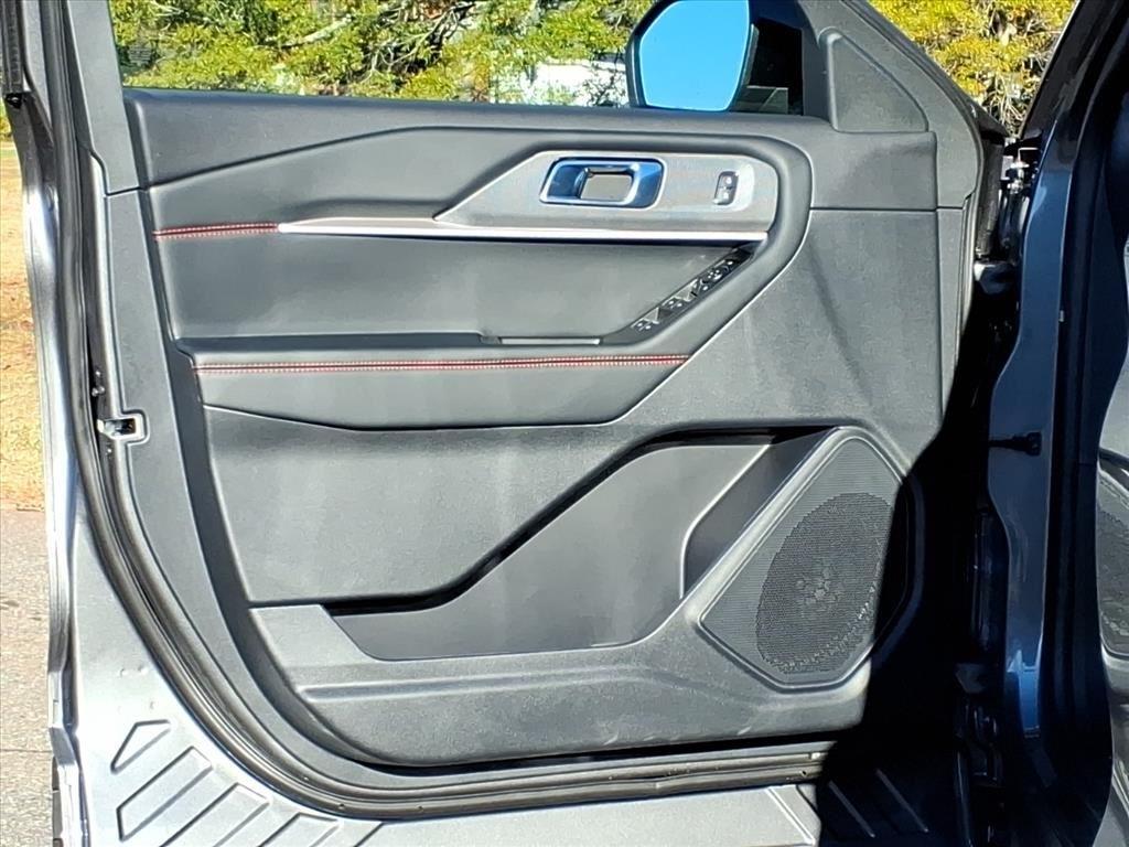 2026 Ford Explorer ST-Line photo 4