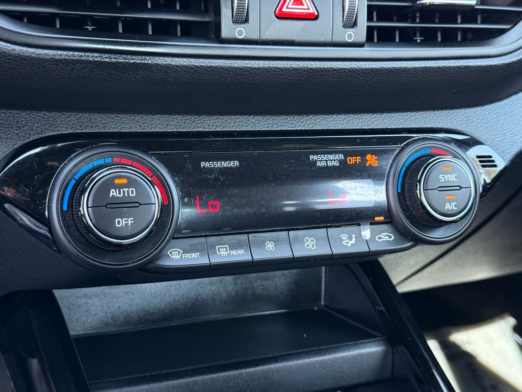 2023 Kia Forte GT-Line photo 10