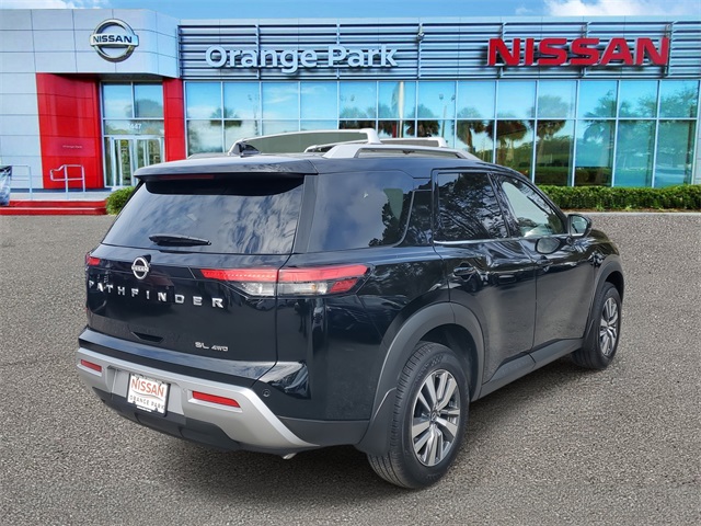 2024 Nissan Pathfinder SL photo 2