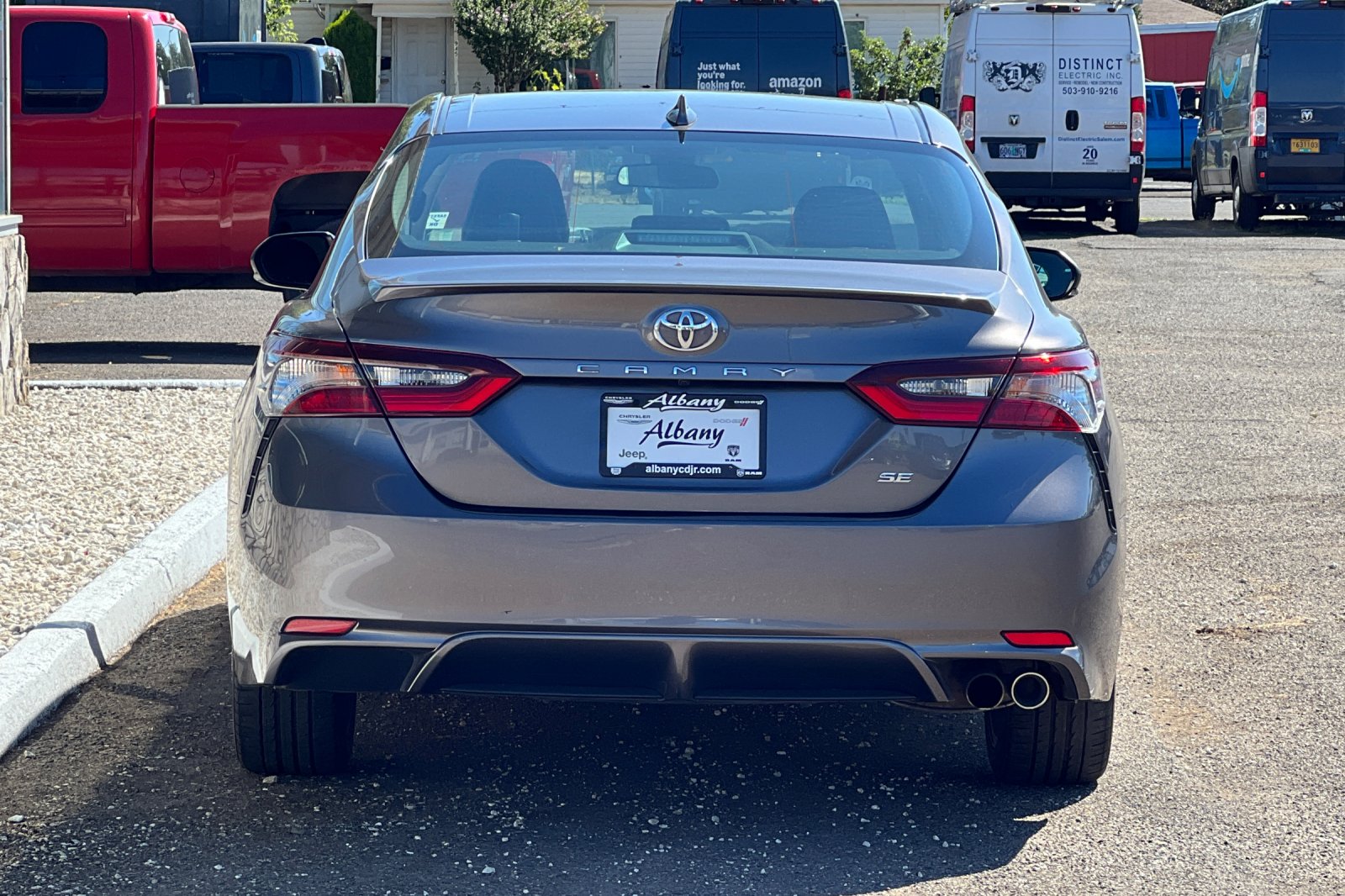 2022 Toyota Camry SE photo 4