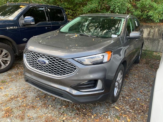 2024 Ford Edge SEL photo 5