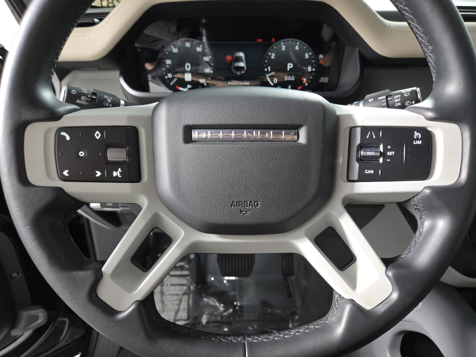 2023 Land Rover Defender 90 X-Dynamic SE photo 19