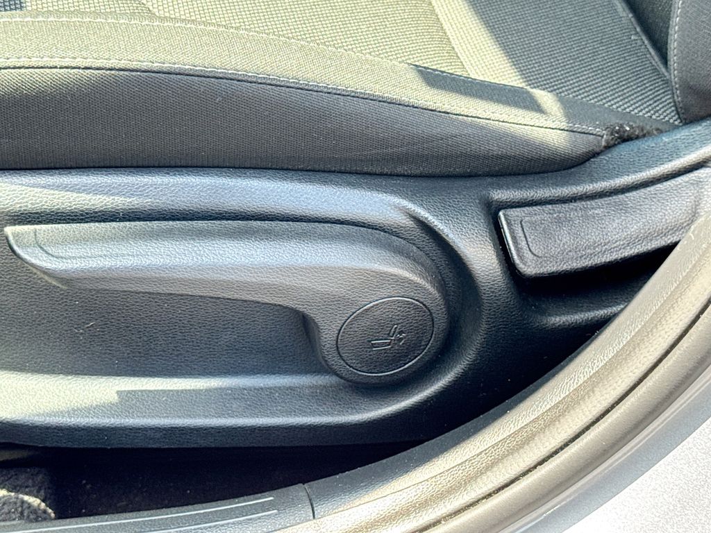 2023 Kia Forte LXS photo 16