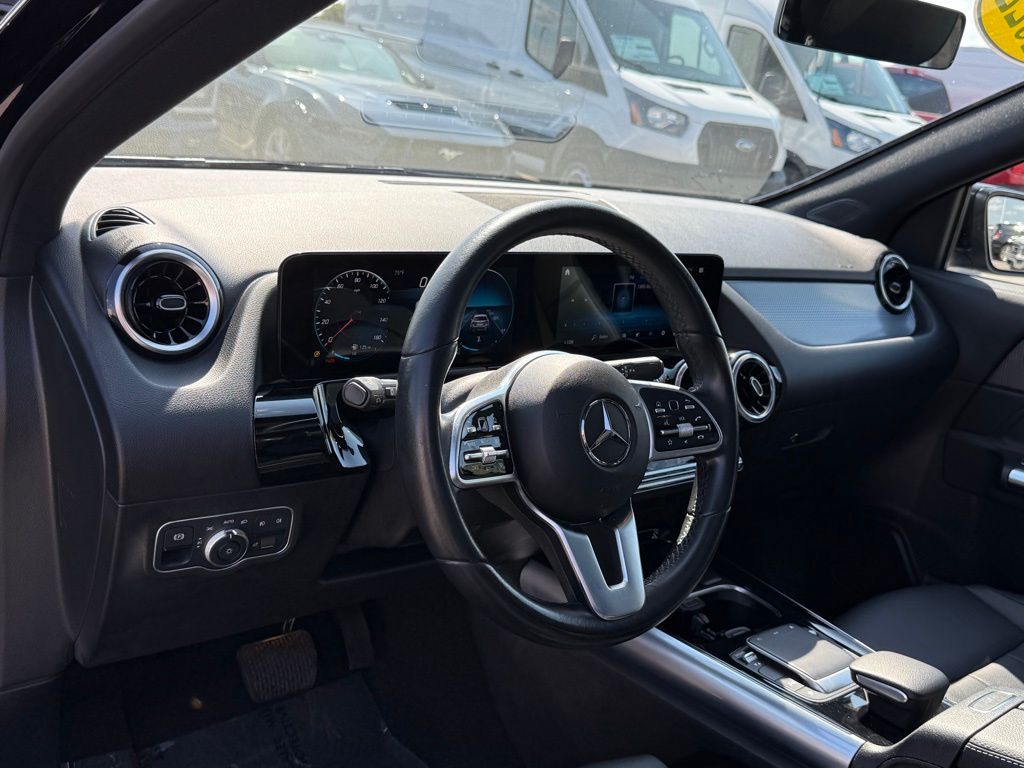 2022 Mercedes Benz GLA 250 4MATIC photo 3