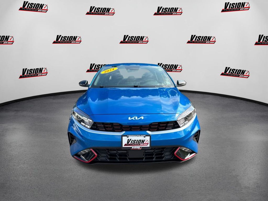 2024 Kia Forte GT-Line photo 2