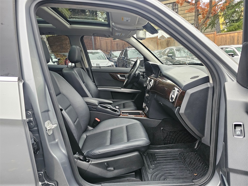 2015 Mercedes Benz GLK 350 4MATIC photo 2