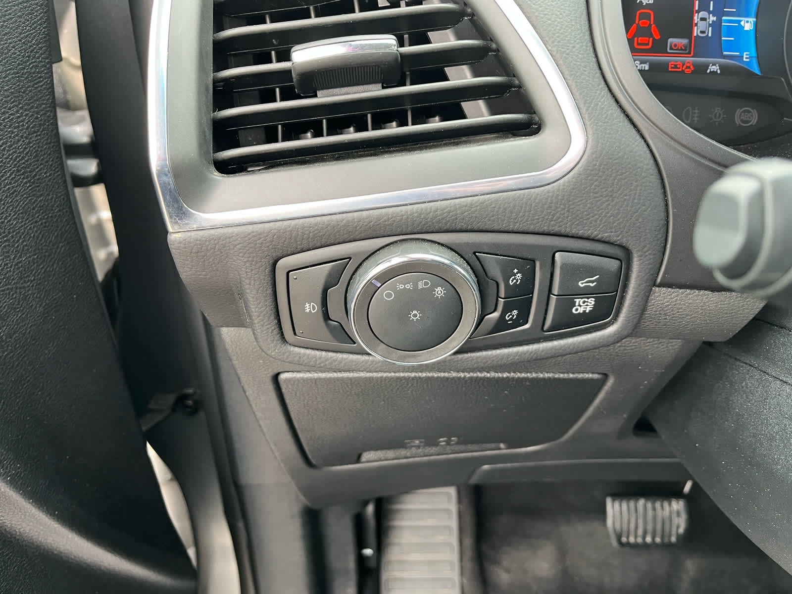 2024 Ford Edge Titanium photo 19