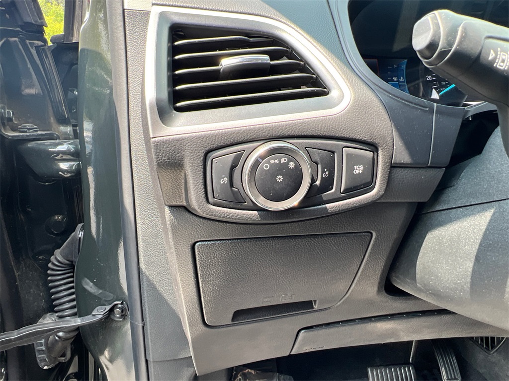 2024 Ford Edge SEL photo 5