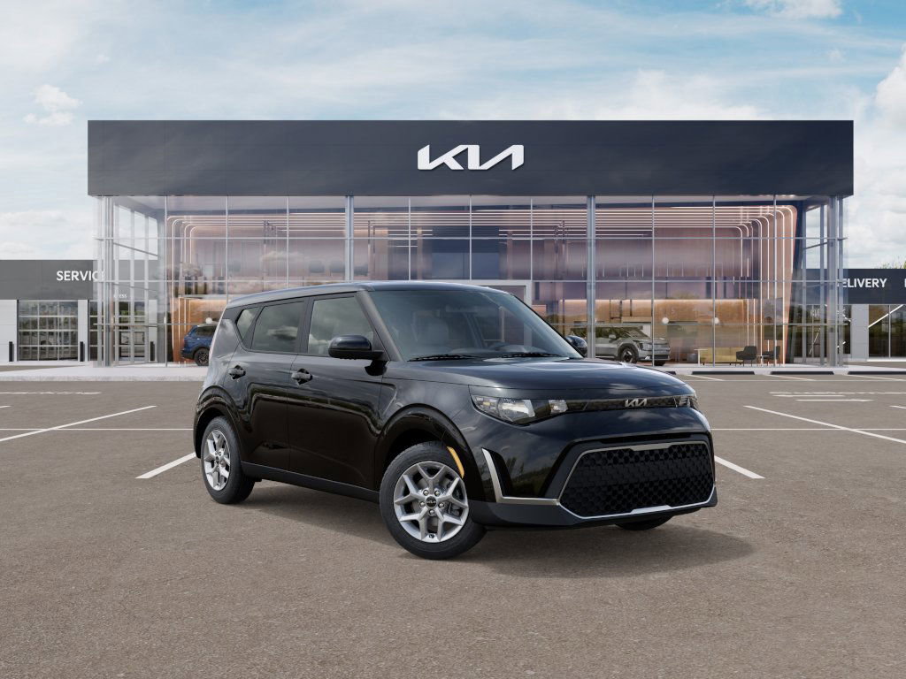 2025 Kia Soul LX's photo