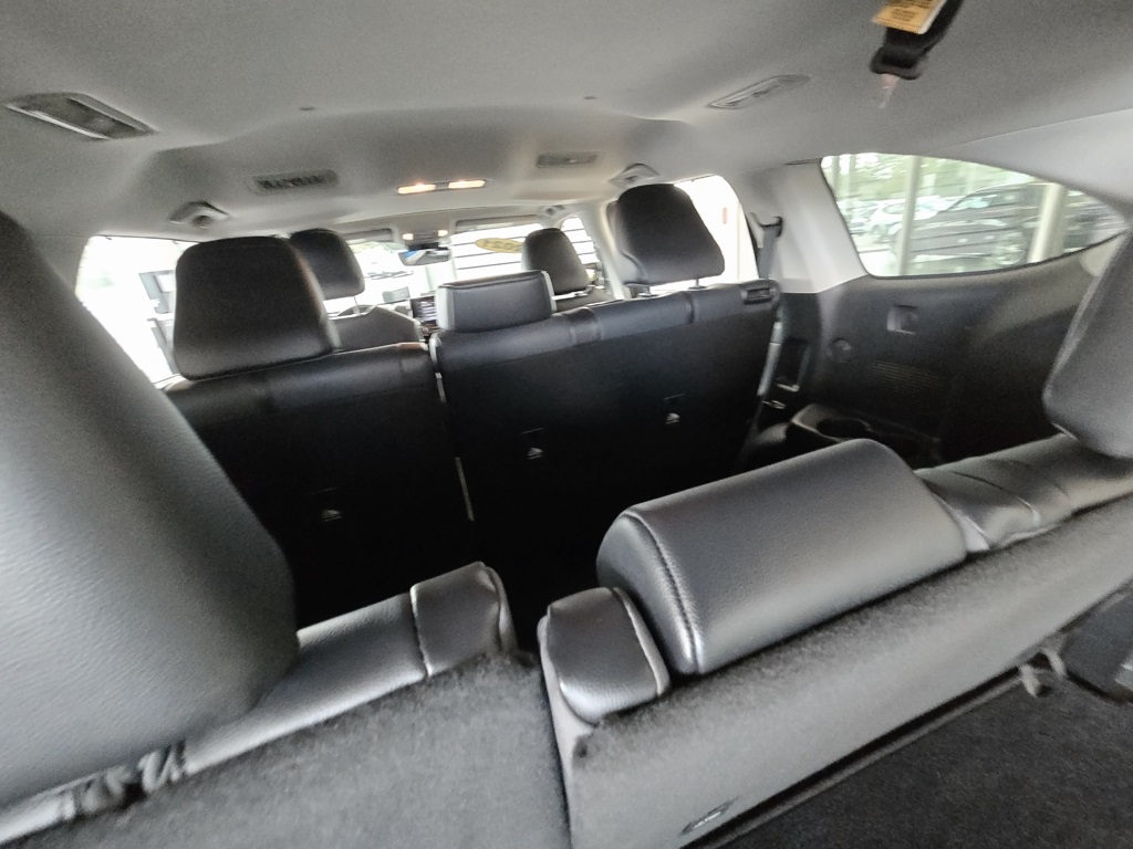 2021 Toyota Highlander XLE photo 10