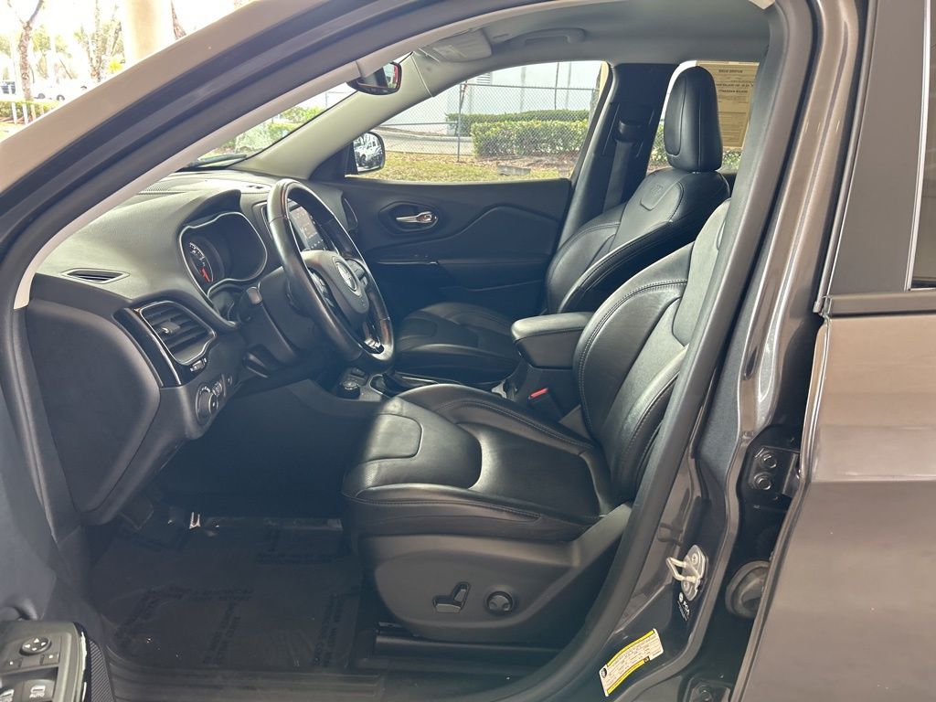 2023 Jeep Cherokee Lux Altitude photo 4