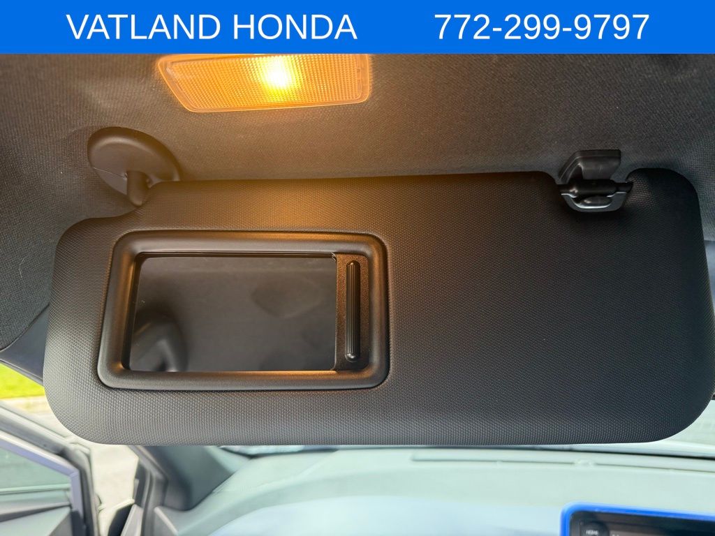 2020 Toyota C-HR XLE photo 24