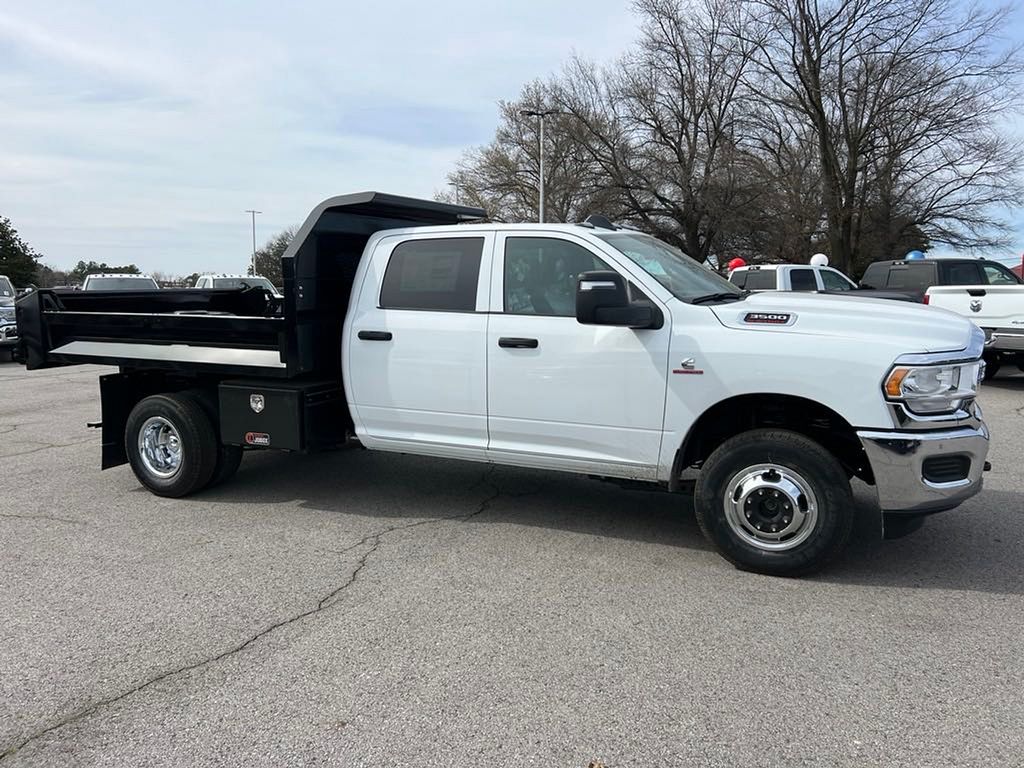 2024 Ram 3500 Tradesman photo 2