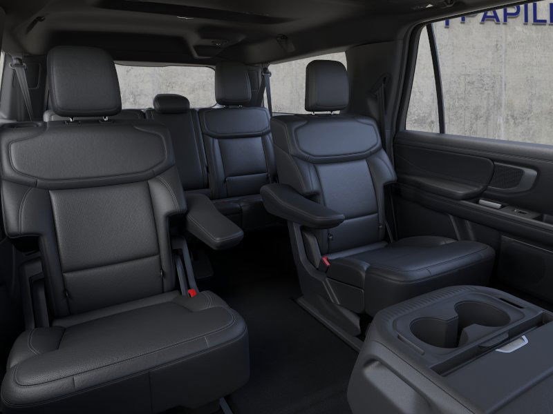 2025 Ford Expedition MAX Platinum photo 4