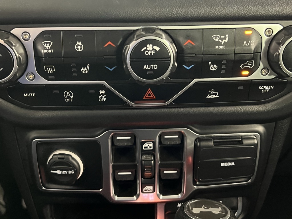2024 Jeep Wrangler Sahara photo 16
