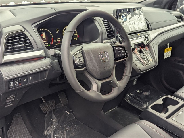 2026 Honda Odyssey photo 2