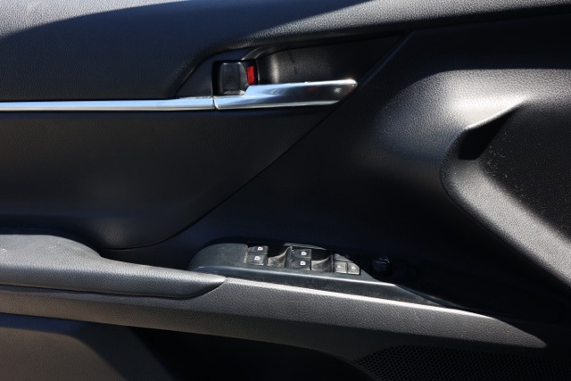 2020 Toyota Camry LE photo 20