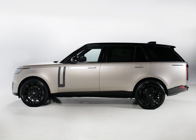 2025 Land Rover Range Rover SE photo 4