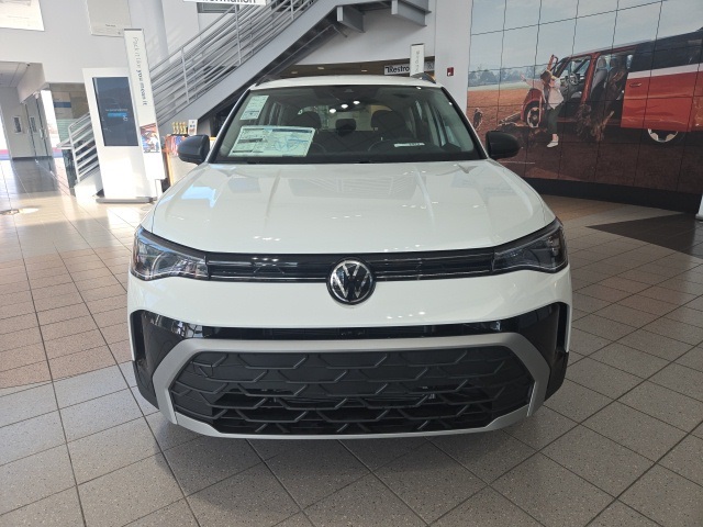 2025 Volkswagen Taos S photo 2