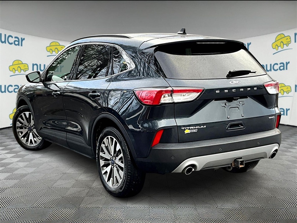 2022 Ford Escape Titanium photo 4