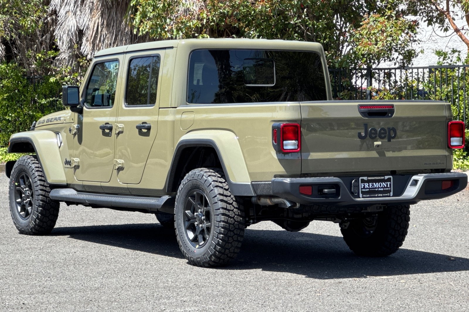 2025 Jeep Gladiator Sport photo 5
