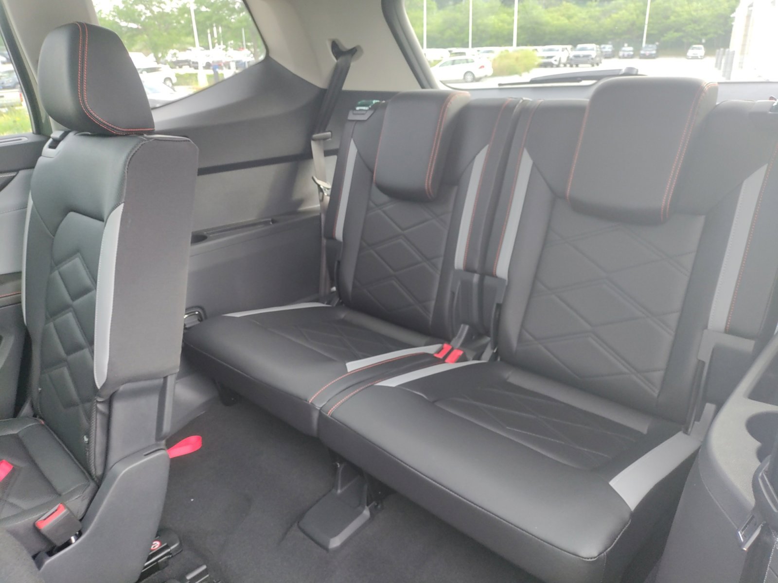 2025 Volkswagen Atlas Peak Edition SE photo 4