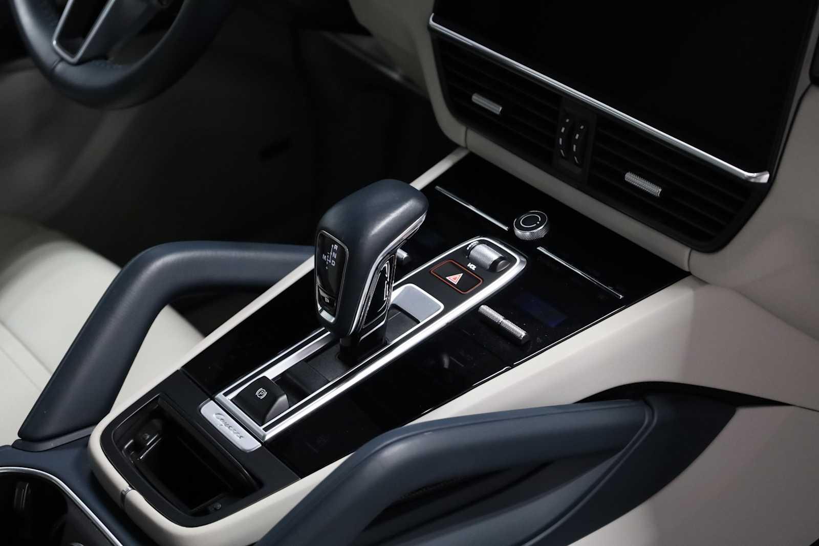 2023 Porsche Cayenne Coupe photo 19
